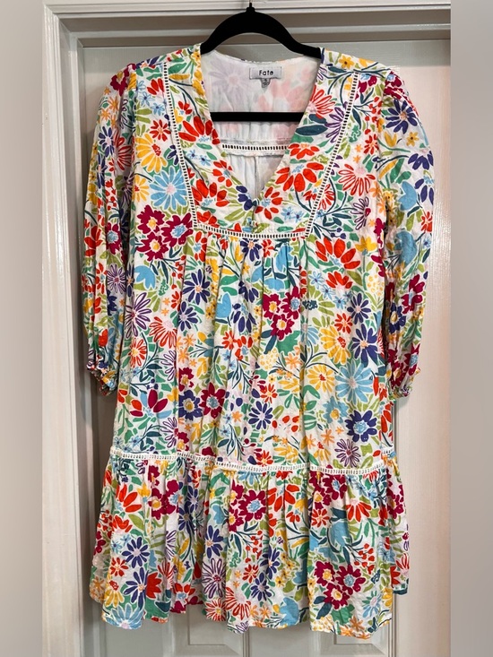 Fate Dresses & Skirts - Fate Boho Floral Mini Shift Dress S - V Neck Long Sleeve Ruffled Hem Lined